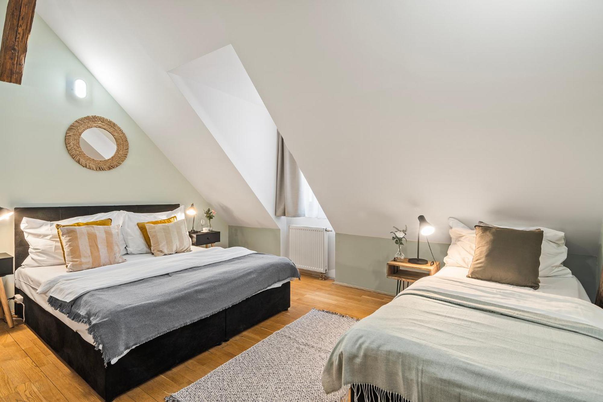 Charles Bridge Historical Apts By Michal&Friends Πράγα Εξωτερικό φωτογραφία
