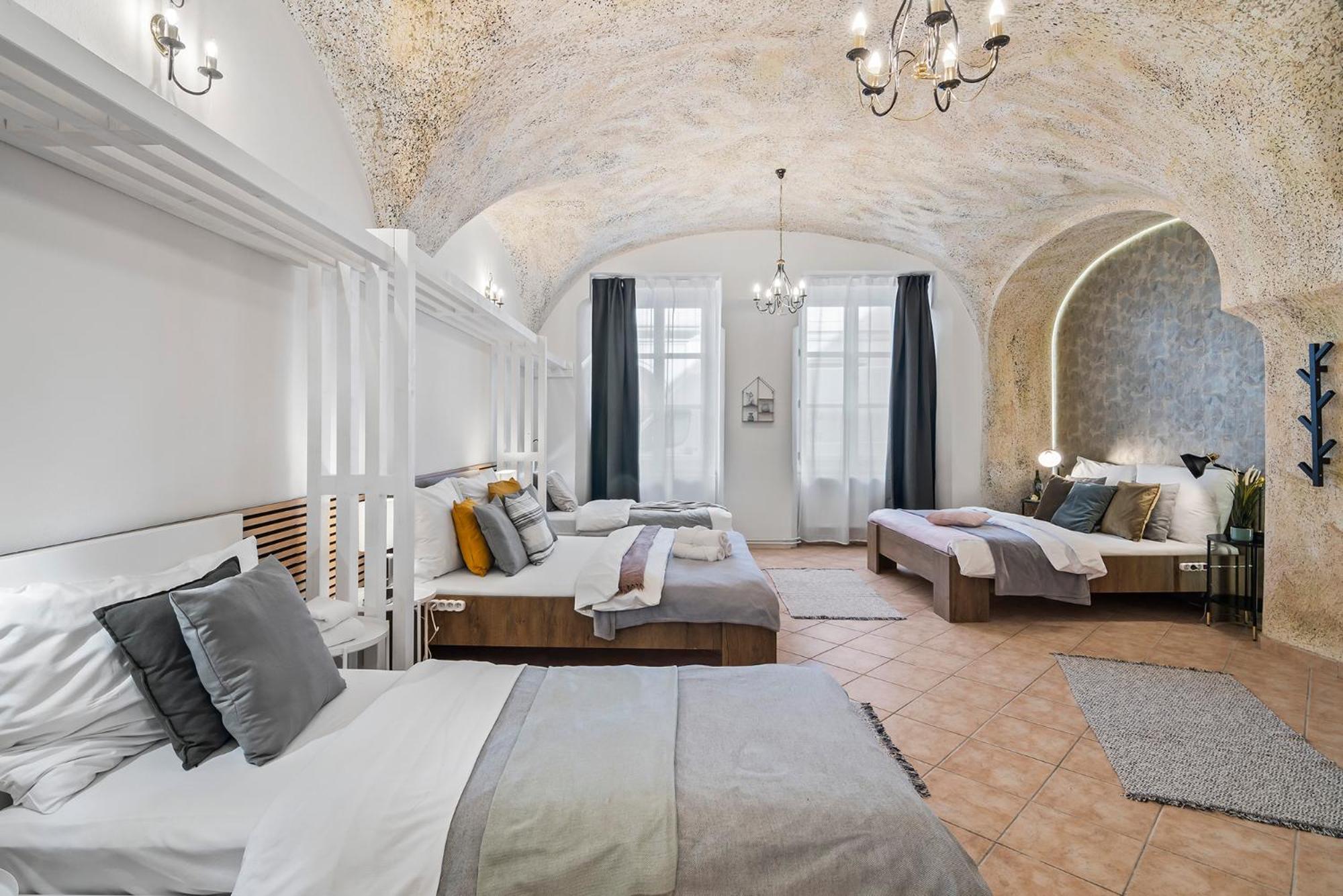 Charles Bridge Historical Apts By Michal&Friends Πράγα Εξωτερικό φωτογραφία