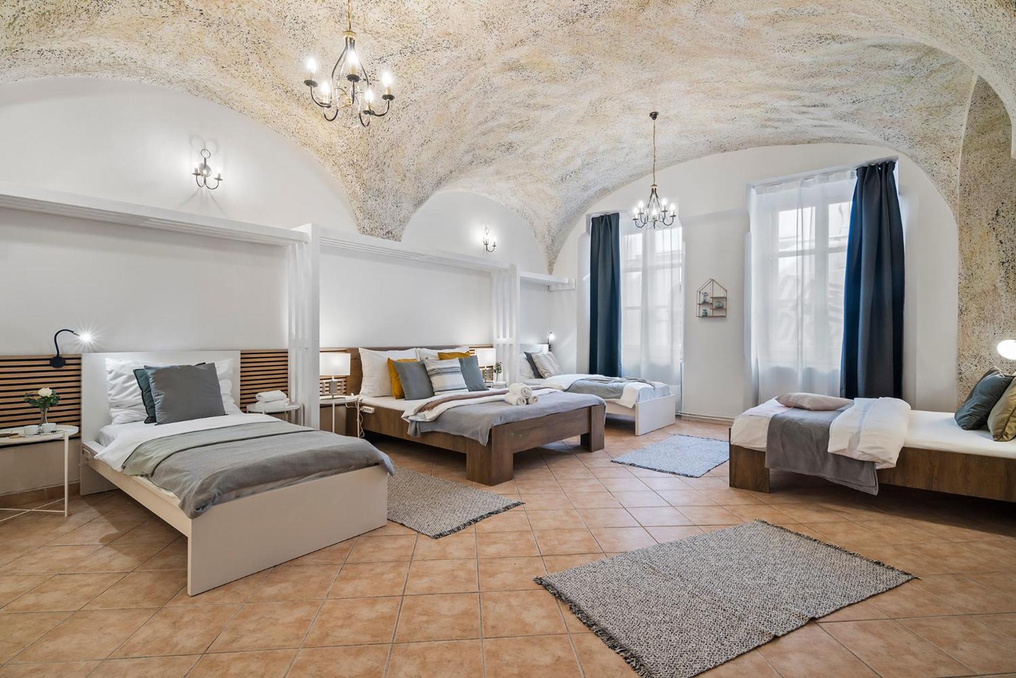 Charles Bridge Historical Apts By Michal&Friends Πράγα Εξωτερικό φωτογραφία