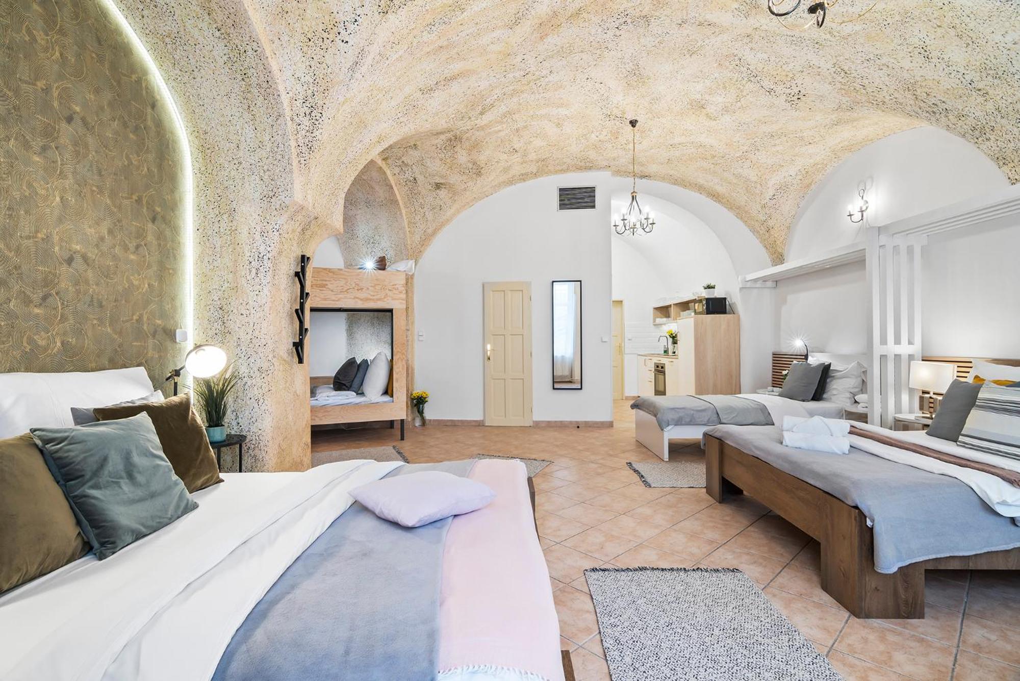 Charles Bridge Historical Apts By Michal&Friends Πράγα Εξωτερικό φωτογραφία