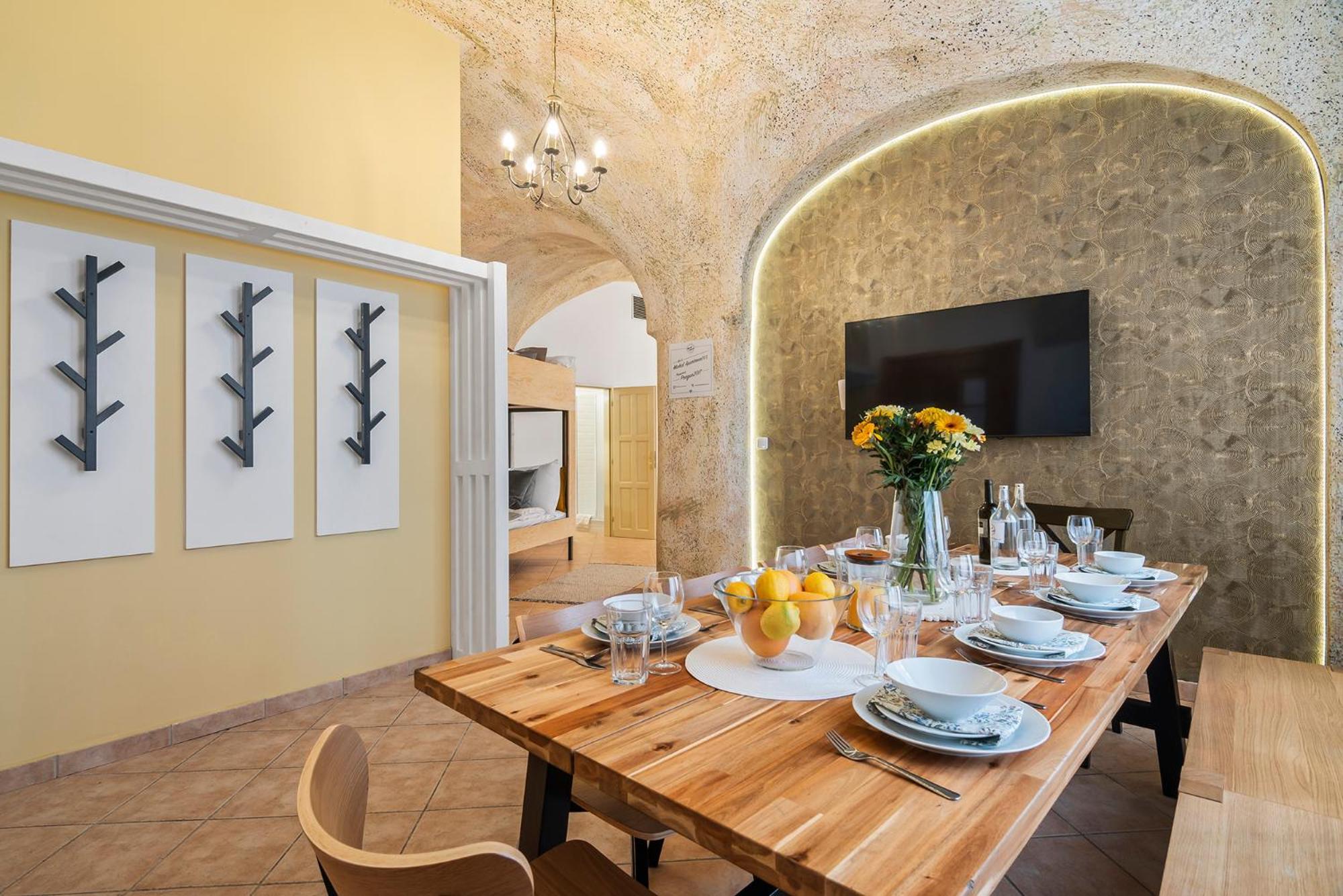 Charles Bridge Historical Apts By Michal&Friends Πράγα Εξωτερικό φωτογραφία